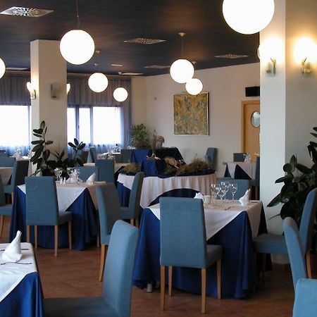 Hotel Villa De Estercuel Екстериор снимка