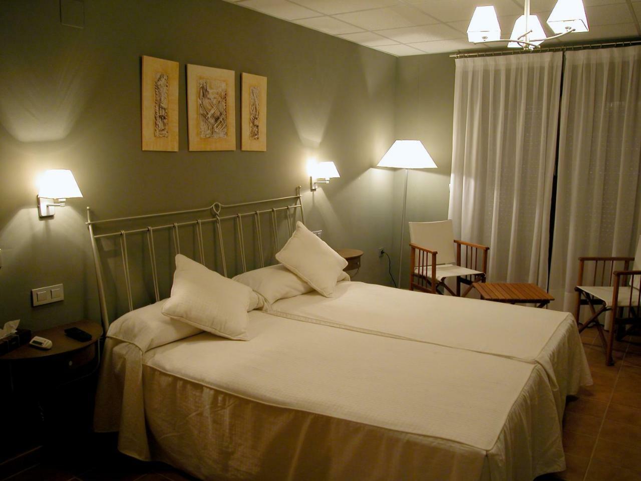 Hotel Villa De Estercuel Екстериор снимка