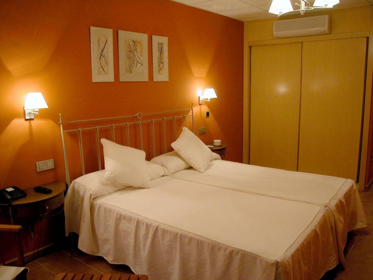 Hotel Villa De Estercuel Екстериор снимка